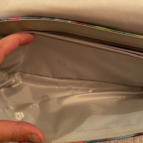 Peter Kaiser leather purse - Picture 5 of 7